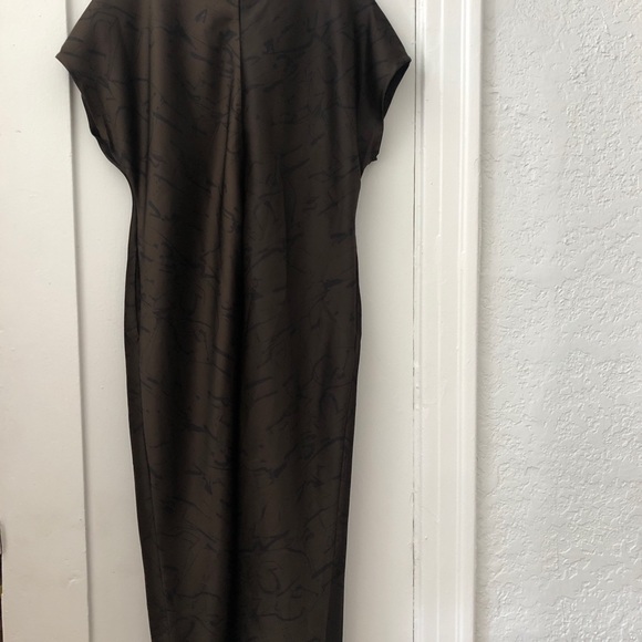 Roucha Patterned Shift Dress - Picture 2 of 7